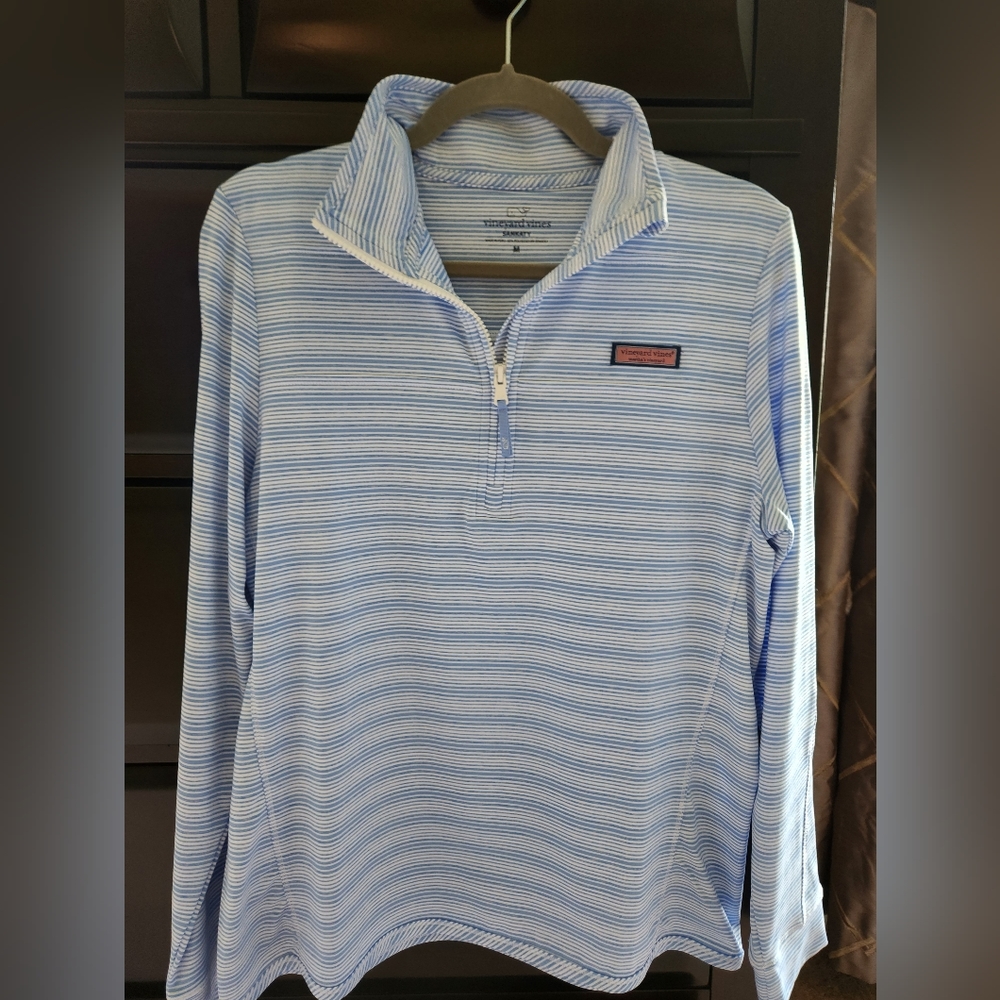 Women's vineyard vines striped sankaty shep shirt, worn once